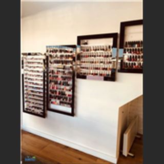 Cần bán shop Nails ngay Station vùng biển Sandringham