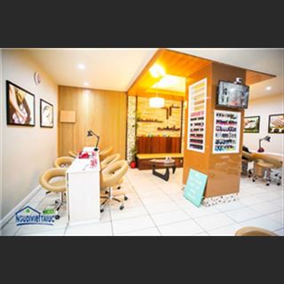 Shop nail ở South Yarra gồm 8 ghế, 8 bàn 3 phòng beauty cần sang