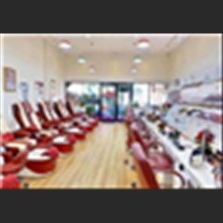 the nail salon in Townsville near the sea for sale in famous area