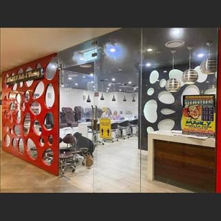 Shop nails nằm ngay trong Mosman shopping centre cần sang lại