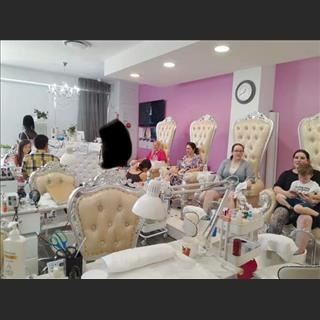 Cần bán lại shop Nail và makep gấp ở Cannington, Perth