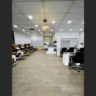 Shop nails hoạt động ổn định vùng Burpengary cần sang lại